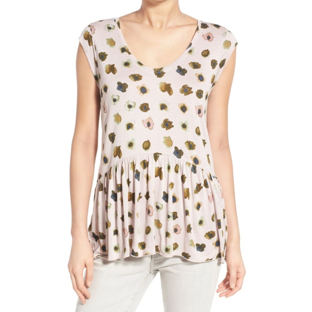 Flutter Hem Cap Sleeve Top Size Small !!